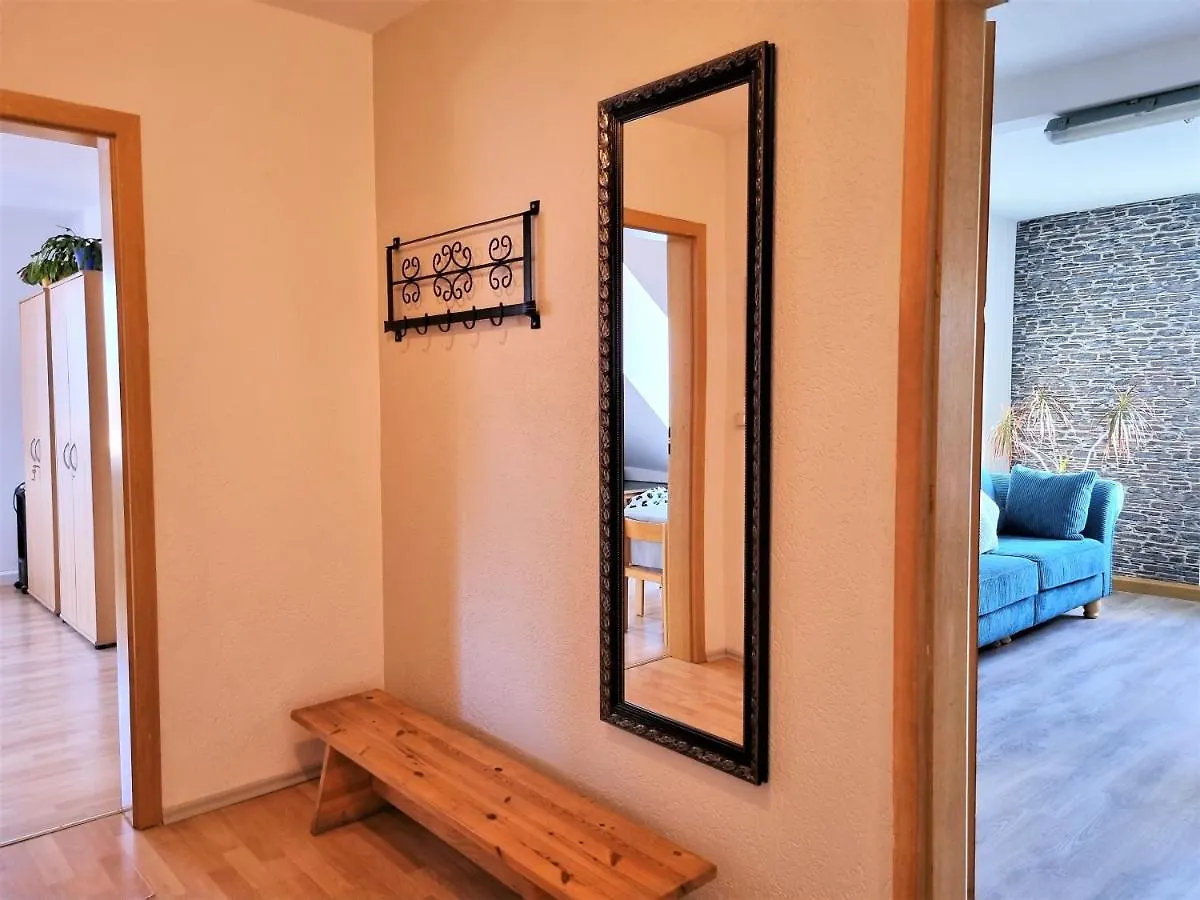 Apartment Bayreuth, Grosse Ferienwohnung Im Haus Mit Kunst, 3 Schlafzimmer, Kueche, Parkplatz  Bayreuth