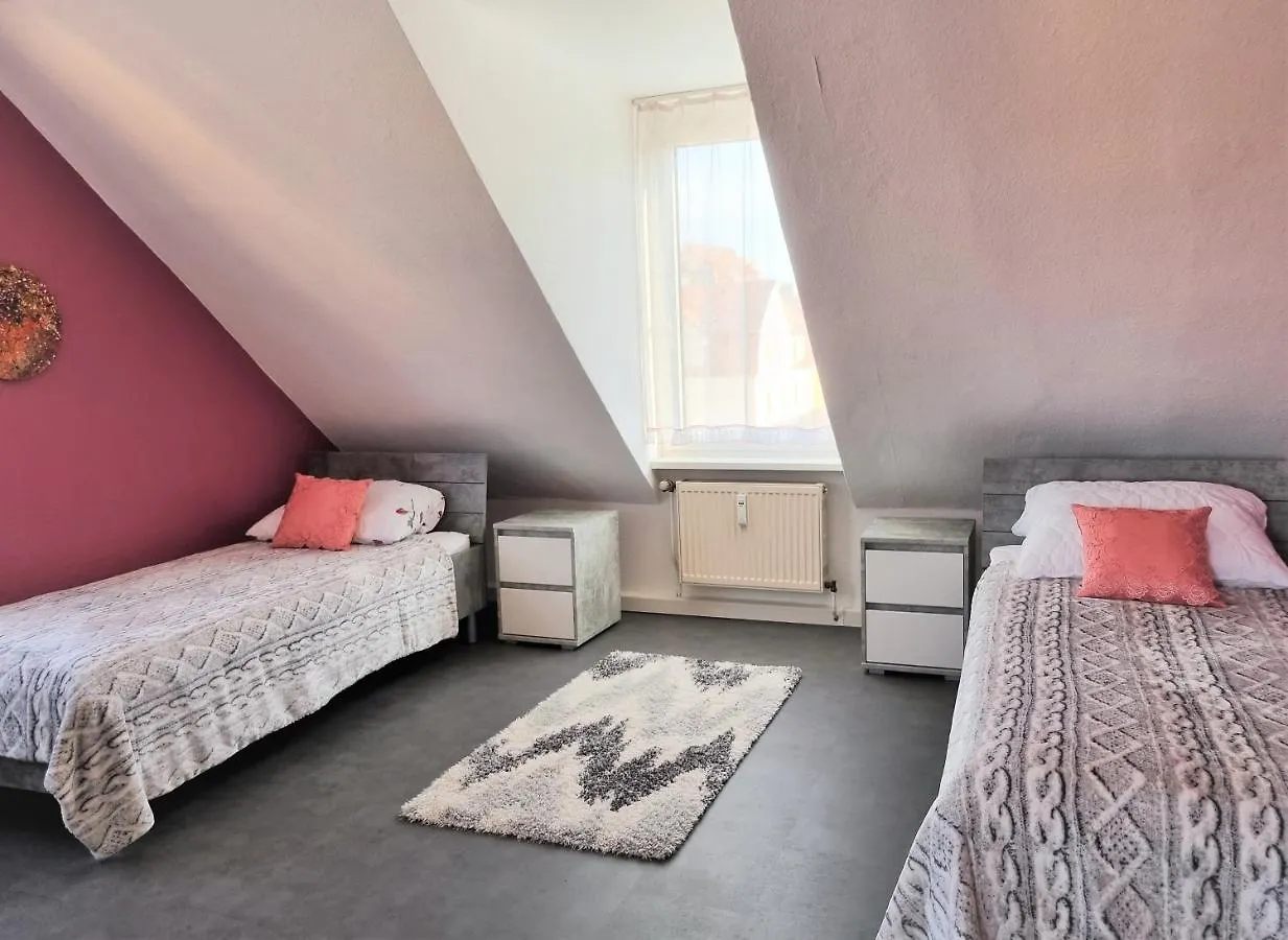 Apartment Bayreuth, Grosse Ferienwohnung Im Haus Mit Kunst, 3 Schlafzimmer, Kueche, Parkplatz Bayreuth