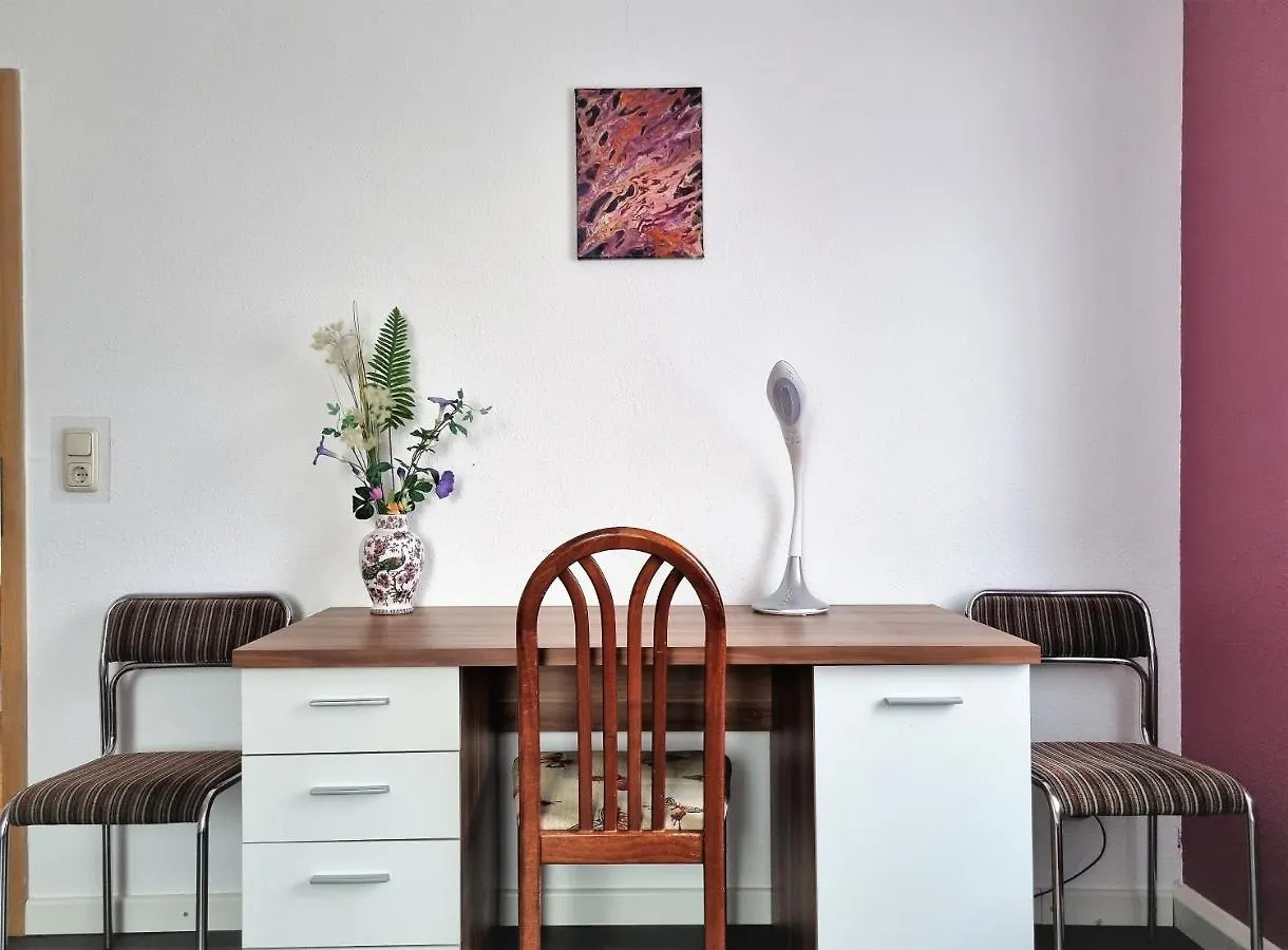 Apartment Bayreuth, Grosse Ferienwohnung Im Haus Mit Kunst, 3 Schlafzimmer, Kueche, Parkplatz 0*, Bayreuth