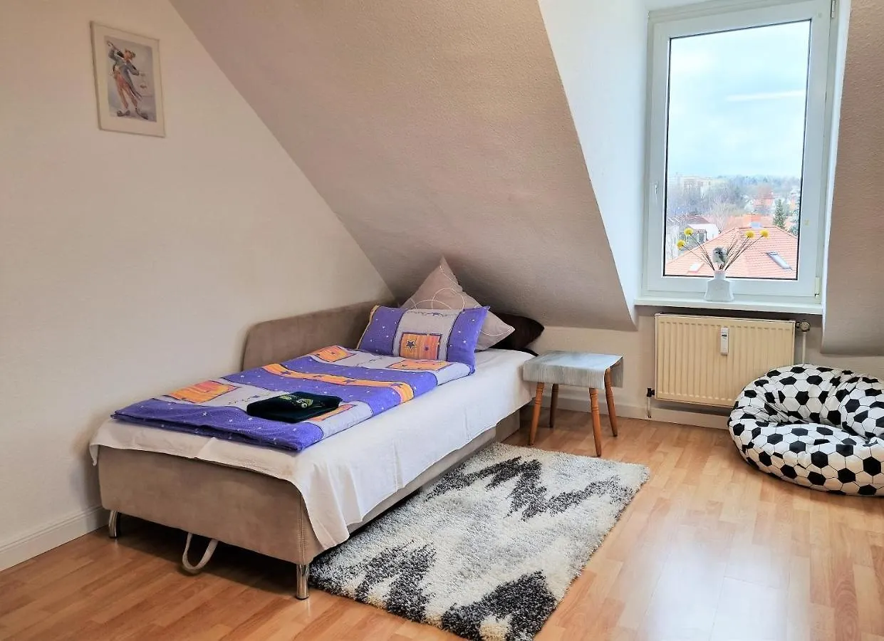 Apartment Bayreuth, Grosse Ferienwohnung Im Haus Mit Kunst, 3 Schlafzimmer, Kueche, Parkplatz 0*, Bayreuth