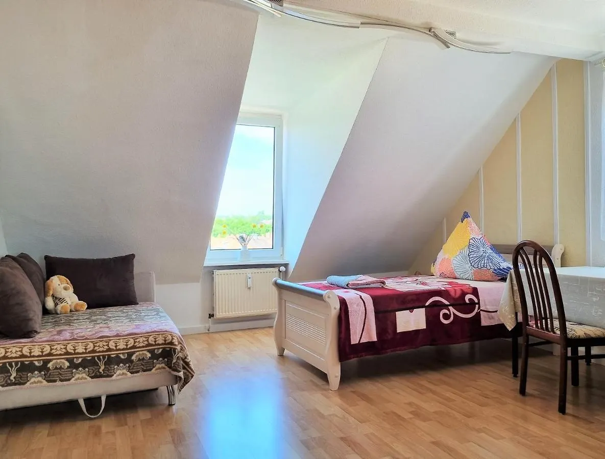 Apartment Bayreuth, Grosse Ferienwohnung Im Haus Mit Kunst, 3 Schlafzimmer, Kueche, Parkplatz Niemcy