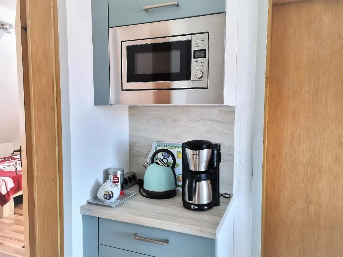 Apartment Bayreuth, Grosse Ferienwohnung Im Haus Mit Kunst, 3 Schlafzimmer, Kueche, Parkplatz 0*, Bayreuth Niemcy