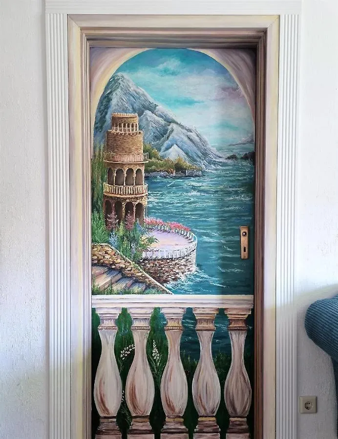 Apartment Bayreuth, Grosse Ferienwohnung Im Haus Mit Kunst, 3 Schlafzimmer, Kueche, Parkplatz