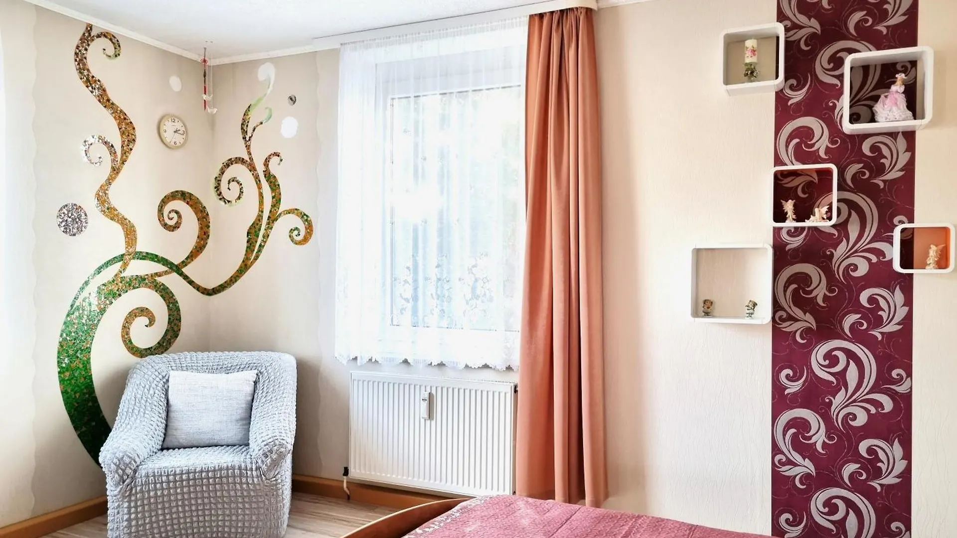 Apartment Bayreuth, Grosse Ferienwohnung Im Haus Mit Kunst, 3 Schlafzimmer, Kueche, Parkplatz