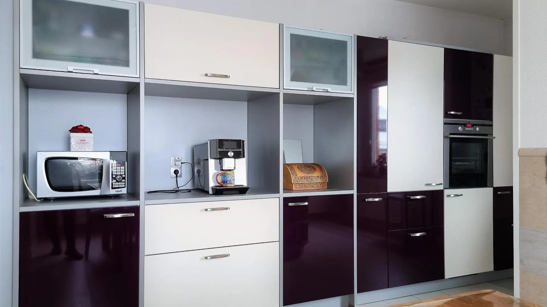 Apartment Bayreuth, Grosse Ferienwohnung Im Haus Mit Kunst, 3 Schlafzimmer, Kueche, Parkplatz