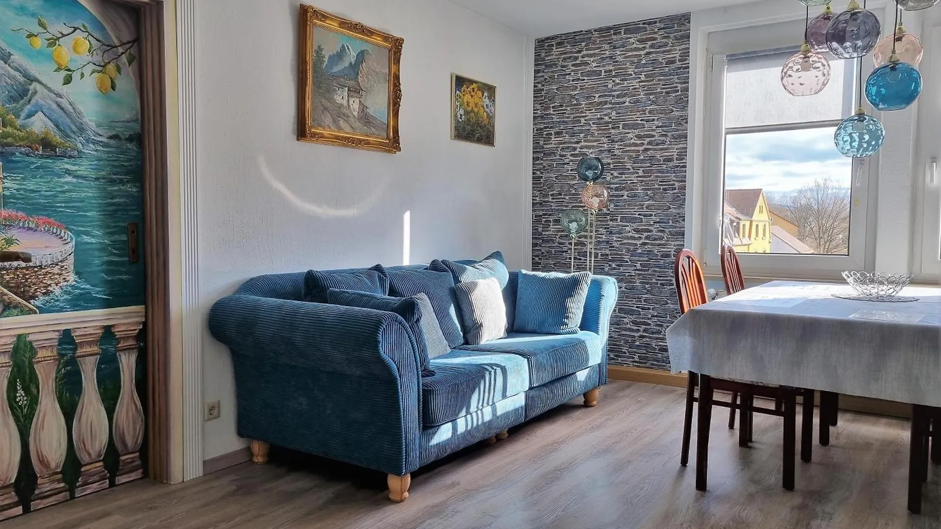 Apartment Bayreuth, Grosse Ferienwohnung Im Haus Mit Kunst, 3 Schlafzimmer, Kueche, Parkplatz